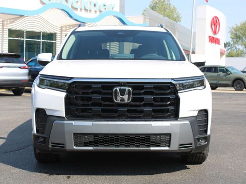 New 2026 Honda Pilot image 3