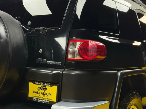 Used 2007 Toyota FJ Cruiser 4WD image 8