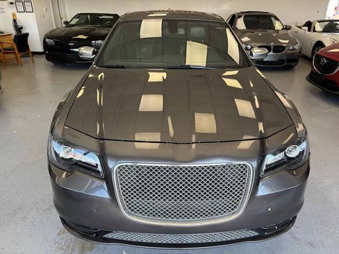 Used 2018 Chrysler 300 S w/ 300S Premium Group image 2