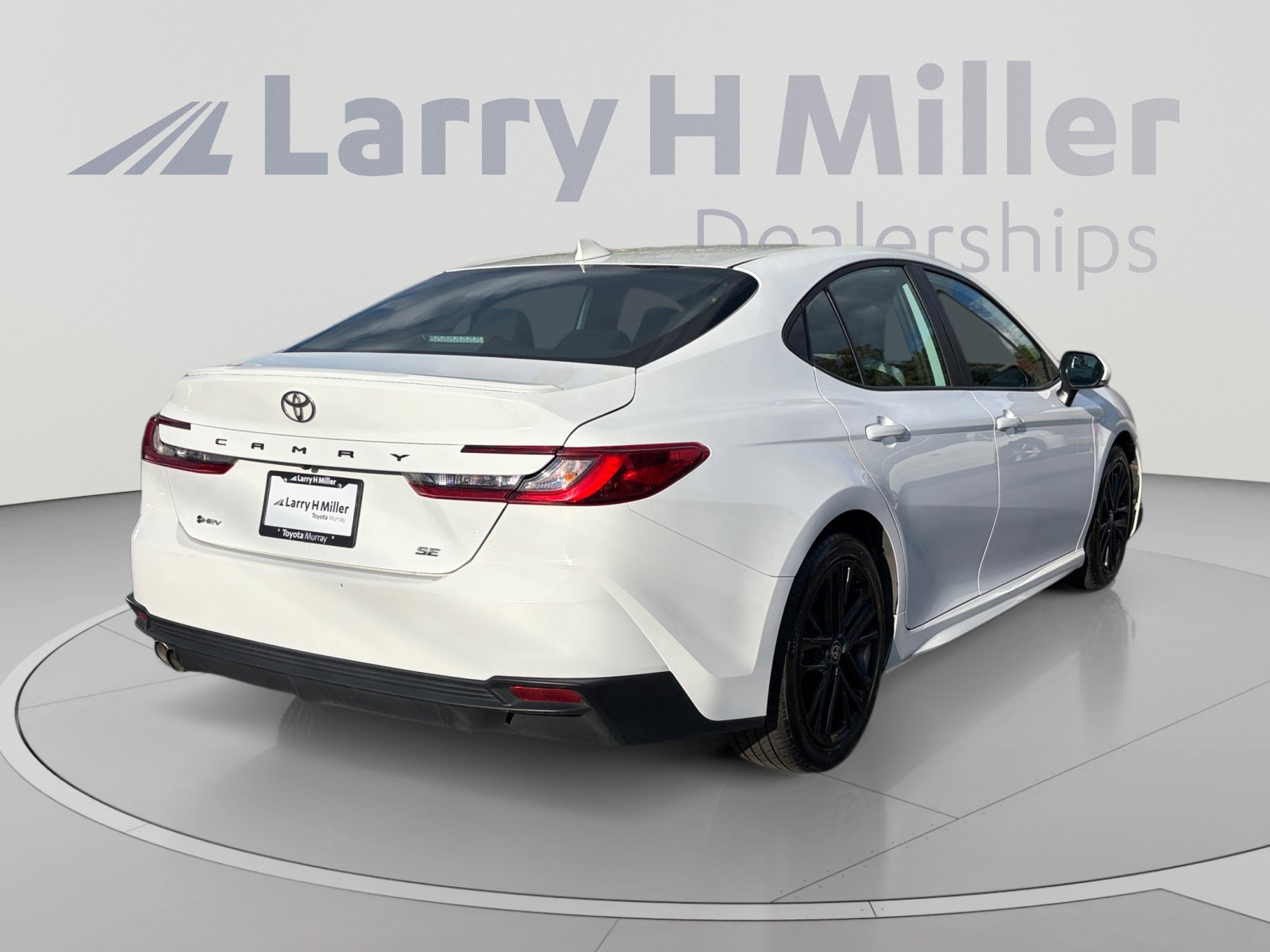 Used 2025 Toyota Camry SE FWD image 5