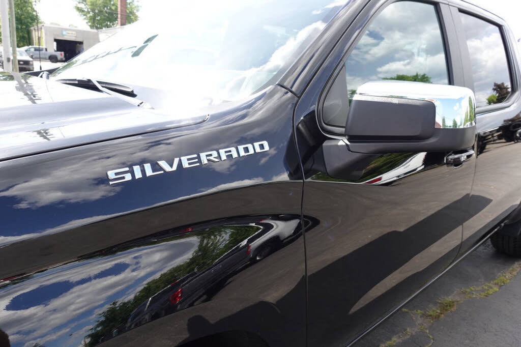 Used 2024 Chevrolet Silverado 1500 LT AWD/4WD image 8