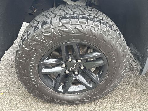 Used 2019 Chevrolet Silverado 1500 Custom Trail Boss w/ Custom Convenience Package AWD/4WD image 12
