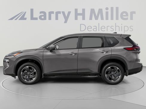 Used 2024 Nissan Rogue SV AWD/4WD image 3
