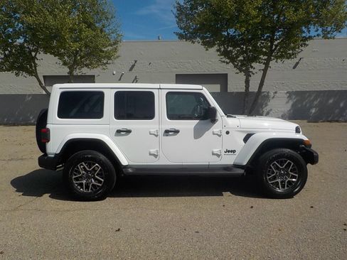New 2026 Jeep Wrangler Unlimited Sahara image 4