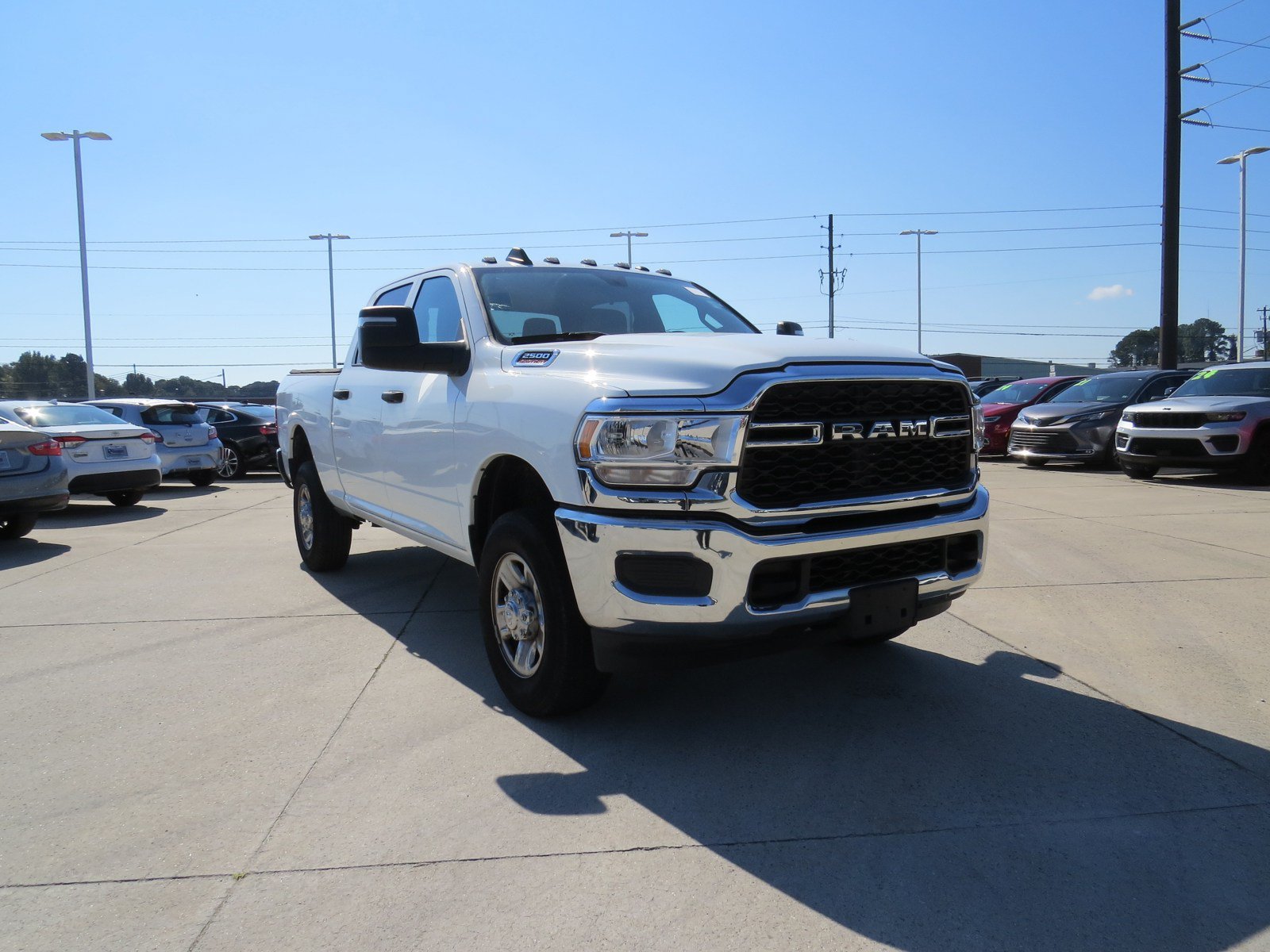 Used 2024 RAM 2500 Tradesman w/ Chrome Appearance Group AWD/4WD image 10