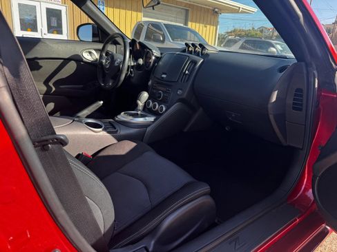 Used 2013 Nissan 370Z Coupe RWD image 7
