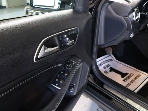 Used 2018 Mercedes-Benz GLA 250 image 12