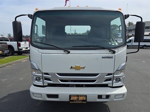 New 2024 Chevrolet Low Cab Forward image 10