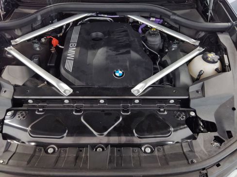 Used 2023 BMW X7 xDrive40i w/ Premium Package image 55