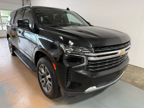 Used 2024 Chevrolet Suburban LT w/ LT Signature Plus Package AWD/4WD image 5