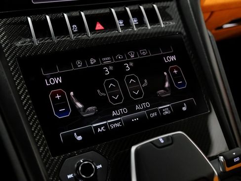 Used 2022 Lamborghini Urus image 20