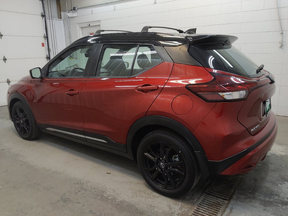 Used 2022 Nissan Kicks SR w/ Interior Electronics Package FWD image 3