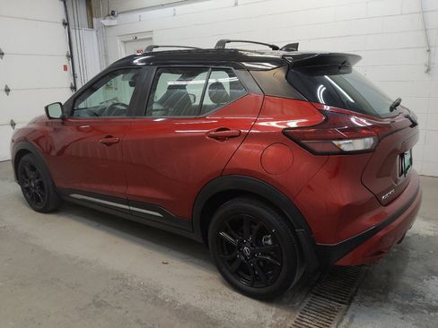 Used 2022 Nissan Kicks SR w/ Interior Electronics Package FWD image 3