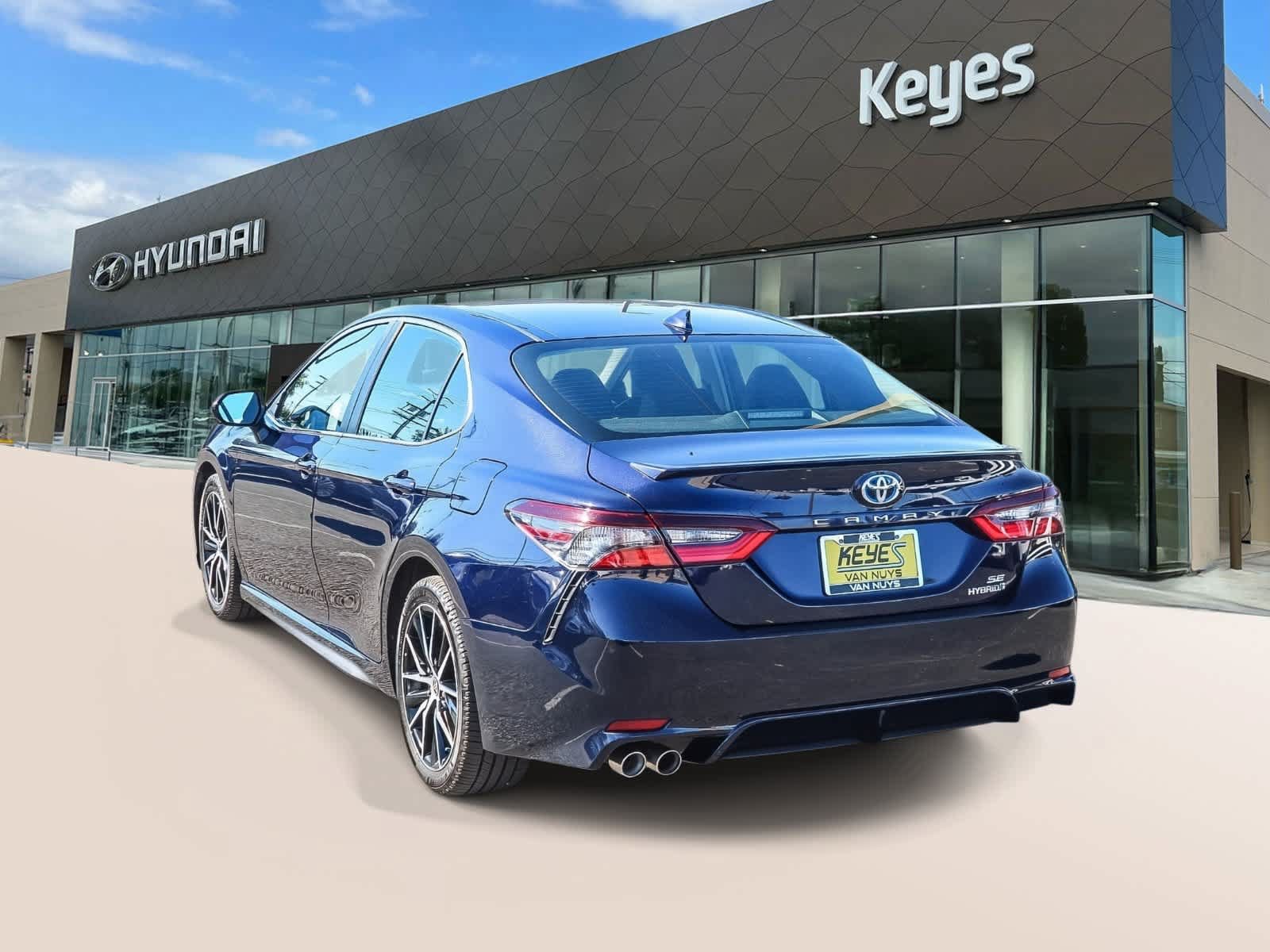 Used 2022 Toyota Camry SE FWD image 7