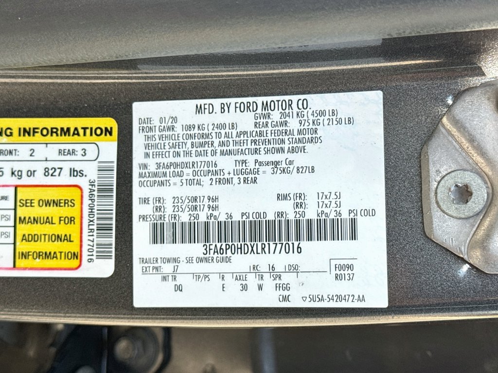 Used 2020 Ford Fusion SE FWD image 12