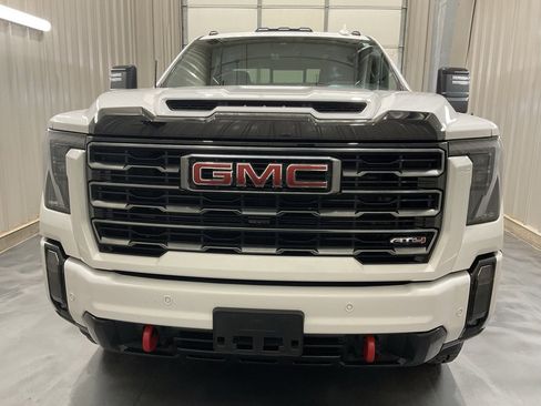 Used 2024 GMC Sierra 2500 AT4 w/ AT4 Premium Plus Package image 2