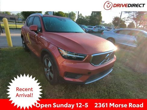 Used 2019 Volvo XC40 T5 Momentum AWD/4WD image 1
