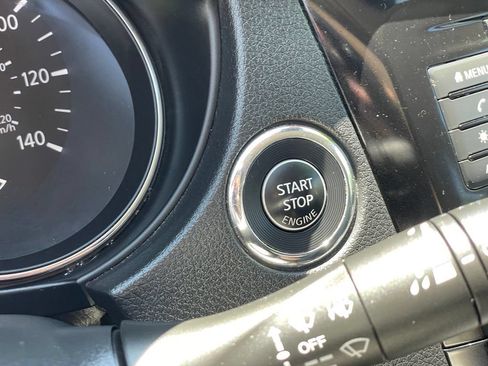 Certified 2022 Nissan Rogue Sport SV AWD/4WD image 21