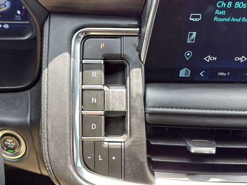 Used 2024 Chevrolet Tahoe Z71 w/ Luxury Package AWD/4WD image 27