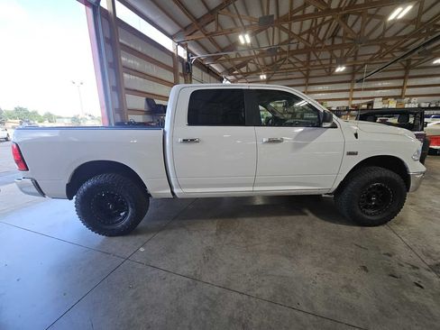 Used 2017 RAM 1500 Big Horn AWD/4WD image 9