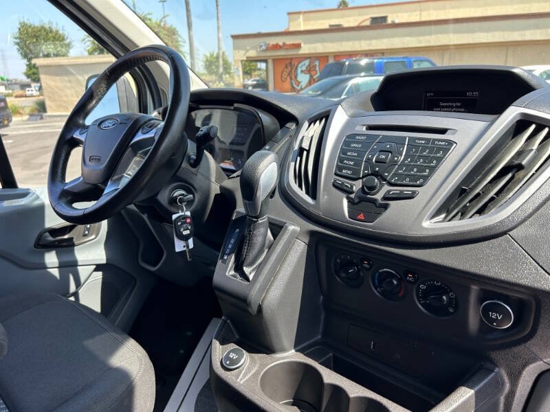 Used 2017 Ford Transit 350 XLT RWD image 12