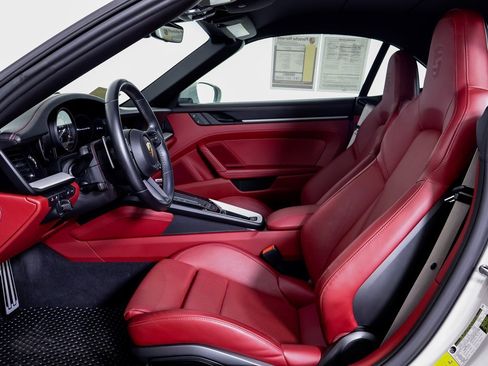 Certified 2022 Porsche 911 Carrera GTS image 5