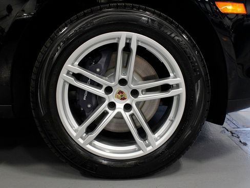 New 2026 Porsche Macan AWD/4WD image 14