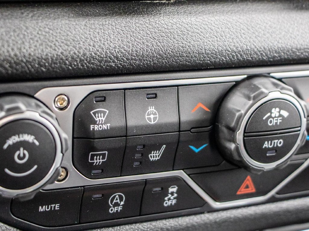 Used 2025 Jeep Wrangler Unlimited Sport AWD/4WD image 32
