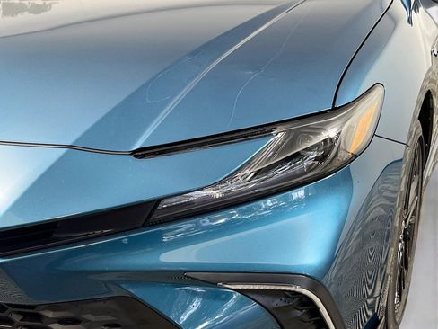 Used 2025 Toyota Camry SE w/ Convenience Package image 12