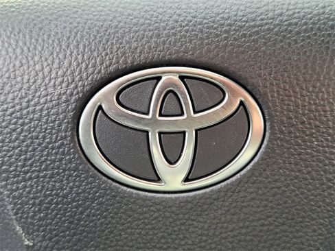 Used 2025 Toyota Camry LE image 27