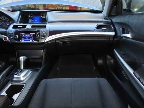 Used 2014 Honda Crosstour EX image 27