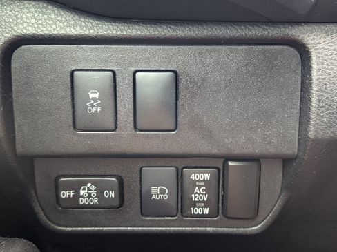 Used 2021 Toyota Tacoma TRD Off-Road w/ Technology Package AWD/4WD image 14