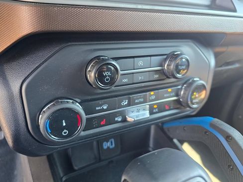 Used 2022 Ford Bronco Outer Banks AWD/4WD image 17