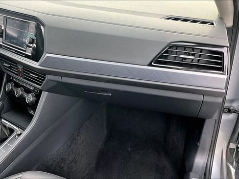 Used 2024 Volkswagen Jetta SE image 25