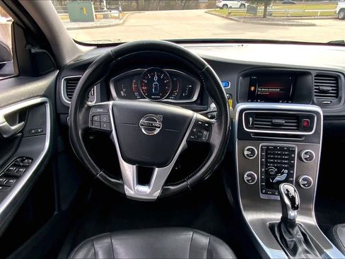 Used 2016 Volvo S60 T5 Premier image 6