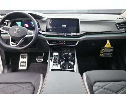 New 2025 Volkswagen Atlas Peak Edition SE image 24