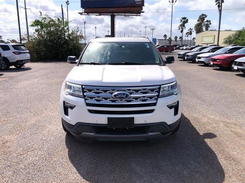 Used 2018 Ford Explorer XLT w/ Equipment Group 202A image 2