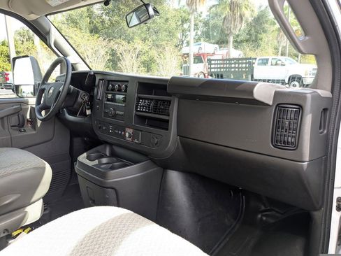 New 2025 Chevrolet Express 4500 Extended w/ Power Convenience Package image 14