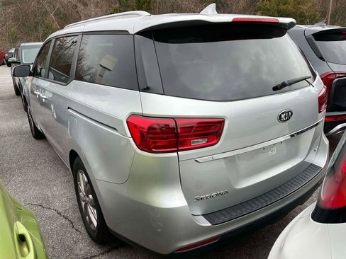Used 2020 Kia Sedona EX image 3