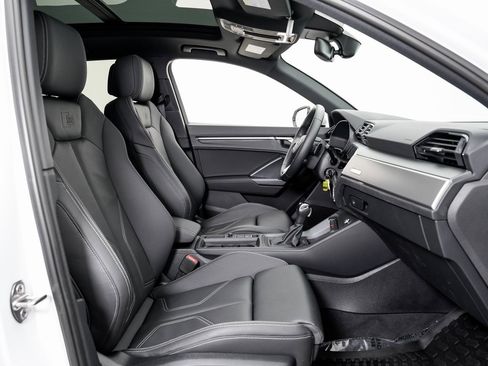 Certified 2025 Audi Q3 2.0T Premium image 20