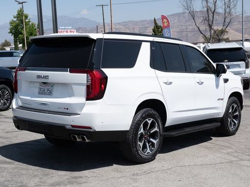 Used 2025 GMC Yukon AT4 AWD/4WD image 5