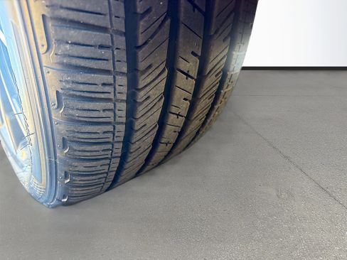 Used 2024 BMW 230i Coupe image 18