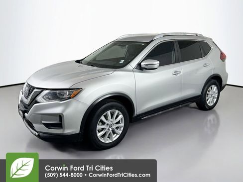 Used 2018 Nissan Rogue SV image 5
