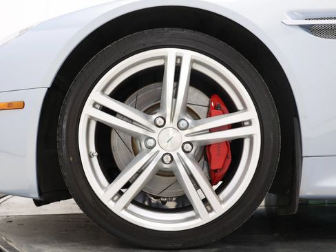 Used 2011 Aston Martin V8 Vantage Coupe RWD image 77