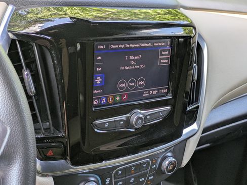 Used 2023 Chevrolet Traverse LS FWD image 17