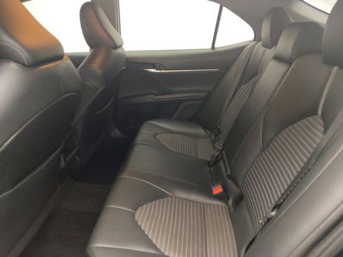 Used 2022 Toyota Camry SE FWD image 18