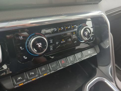 Used 2024 GMC Sierra 1500 Denali w/ Technology Package image 19