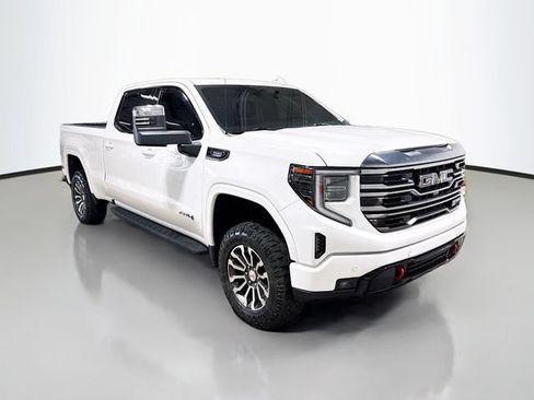 Used 2022 GMC Sierra 1500 AT4 w/ AT4 Premium Package AWD/4WD image 3