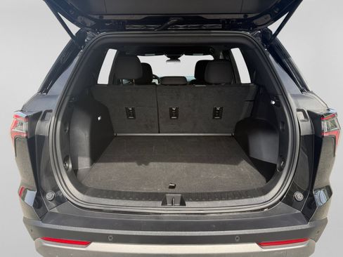 Used 2025 Chevrolet Equinox LT image 18