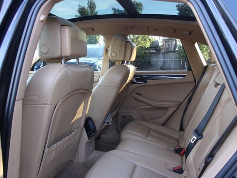 Used 2015 Porsche Macan S AWD/4WD image 12
